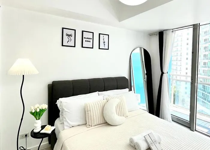 Apartment Azure Staycation By Mamansag