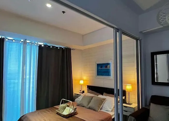 Azure Staycation By Mamansag شقة مانيلا